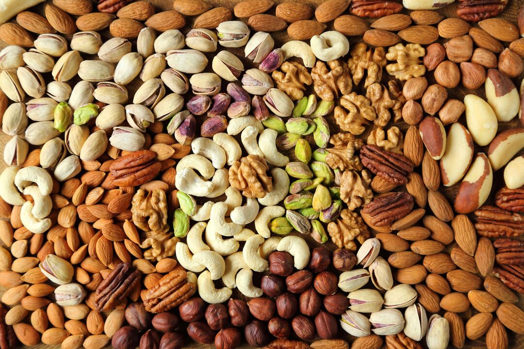 Nuts to strengthen men's health and improve potency. 